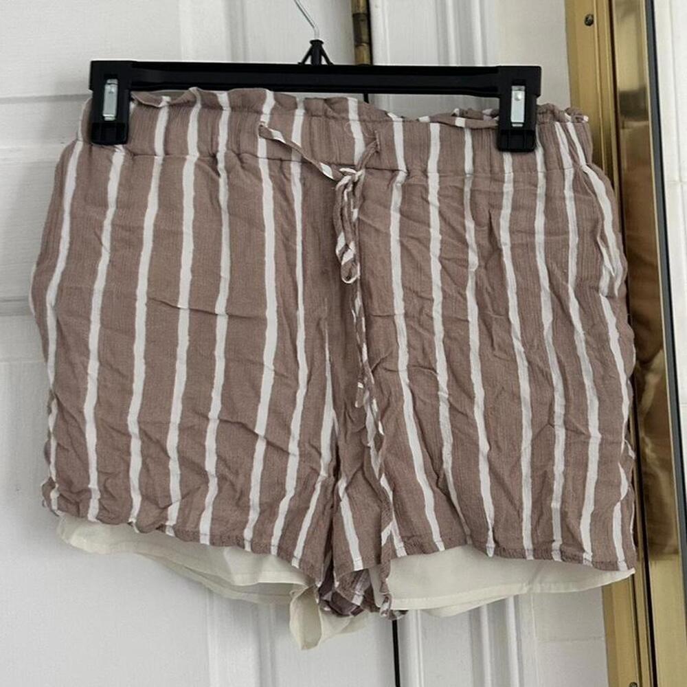 BCBGeneration Women's Brown and Cream Shorts